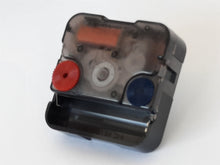 Load image into Gallery viewer, SWEEP WEEK QUARTZ CLOCK MOVEMENT