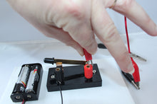 Load image into Gallery viewer, INTRODUCING SIMPLE CIRCUITS (CLASS PACK OF 10)